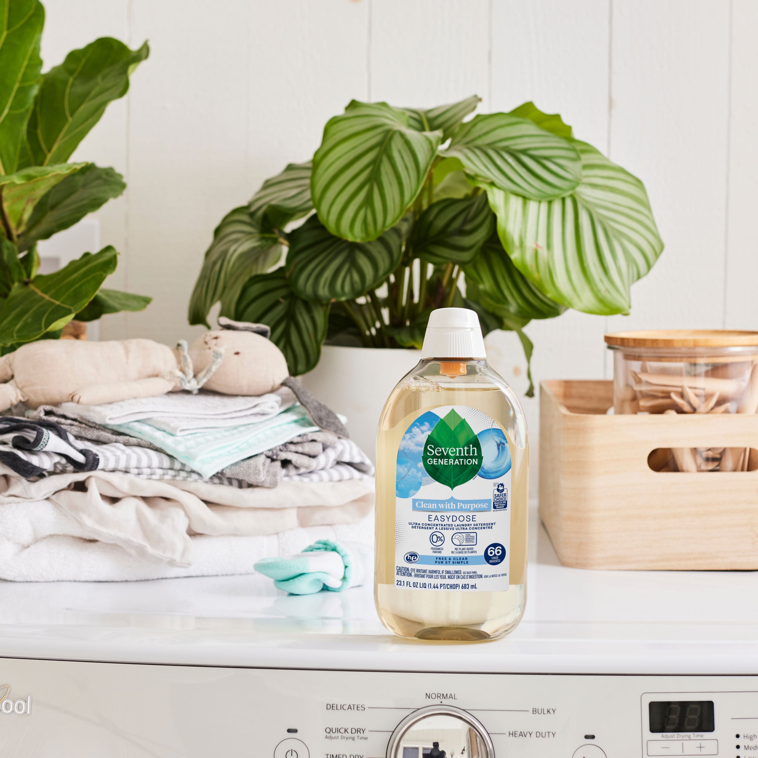 EasyDose™ Ultra Concentrated Laundry Detergent - Free & Clear for Fresh Laundry Care
